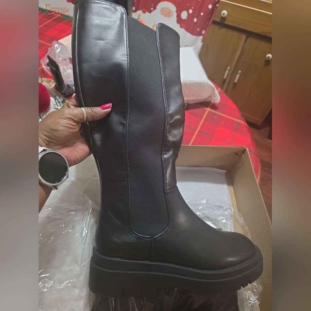 Black Women's Knee-High Boots 8.5